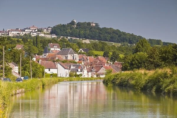 The canal Lateral a La Loire (Loire Lateral Canal) and the village of Menetreol sous Sancerre, with the village of Sancerre on the hill behind, Cher, Centre, France, Europe
