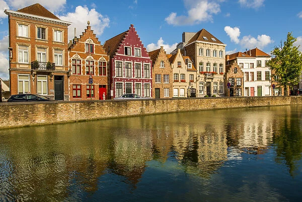 Canal scene, Bruges, West Flanders, Belgium, Europe