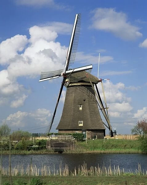 Canal and windmill at Kinderdijk