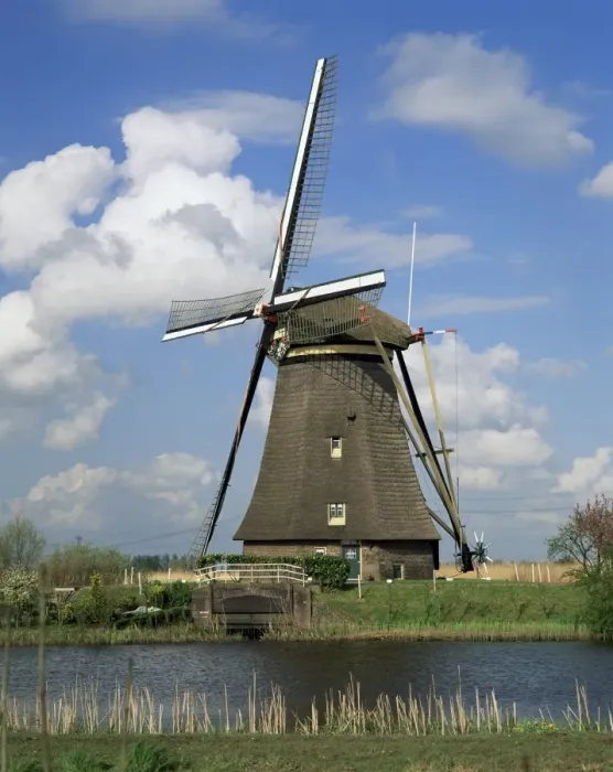 Framed Print : Canal and windmill at Kinderdijk Framed Print : Canal and windmill at Kinderdijk