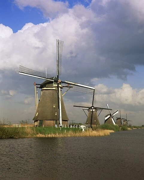 Canal and windmills at Kinderdijk
