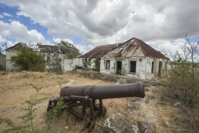 Framed Print : Cannon around the ruined buildings at Fort Saint James, St. Johns, Antigua, Antigua and Barbuda Framed Print : Cannon around the ruined buildings at Fort Saint James, St. Johns, Antigua, Antigua and Barbuda