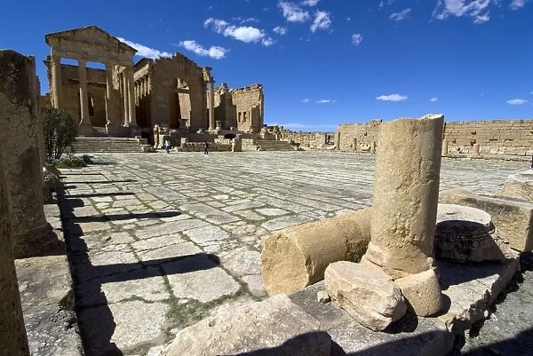 The Capitol Temples (Capitolium), Roman ruins of Sbeitla, Tunisia, North Africa, Africa