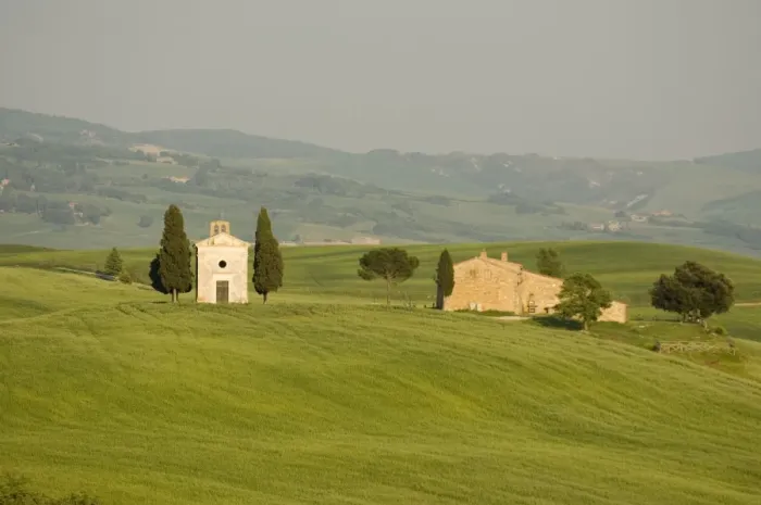 Framed Print : Cappella di Vitaleta (Vitaleta Chapel) near Pienza Framed Print : Cappella di Vitaleta (Vitaleta Chapel) near Pienza
