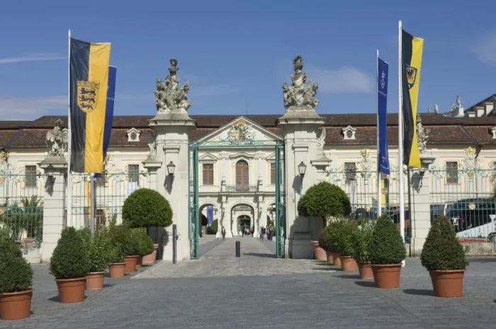 Framed Print : The carraige entrance to the 18th century Baroque Residenzschloss, inspired by Versailles Palace, Ludwigsburg, Baden Wurttemberg, Germany, Europe Framed Print : The carraige entrance to the 18th century Baroque Residenzschloss, inspired by Versailles Palace, Ludwigsburg, Baden Wurttemberg, Germany, Europe