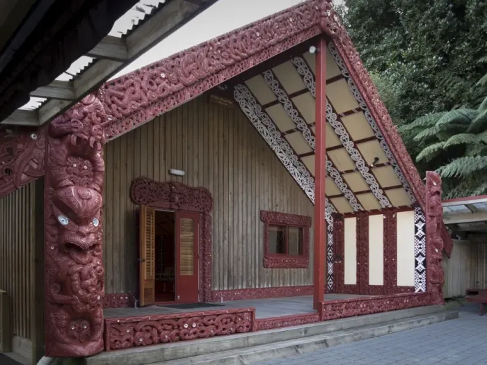 Framed Print : Carved Meeting House Te Tumu Herenga Waka on marae at Victoria University, Kelburn, Wellington, North Island, New Zealand, Pacific Framed Print : Carved Meeting House Te Tumu Herenga Waka on marae at Victoria University, Kelburn, Wellington, North Island, New Zealand, Pacific