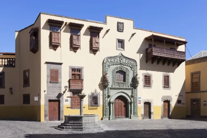Framed Print : Casa de Colon, Vegueta Old Town, Las Palmas, Gran Canaria, Canary Islands, Spain, Europe Framed Print : Casa de Colon, Vegueta Old Town, Las Palmas, Gran Canaria, Canary Islands, Spain, Europe