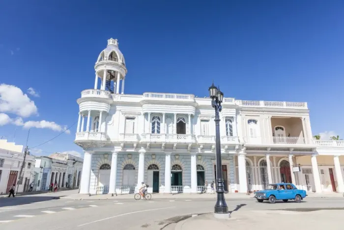 Framed Print : Casa de Cultura in the Palacio Ferrer from Plaza Jose Marti, Cienfuegos, UNESCO World Heritage Site Framed Print : Casa de Cultura in the Palacio Ferrer from Plaza Jose Marti, Cienfuegos, UNESCO World Heritage Site