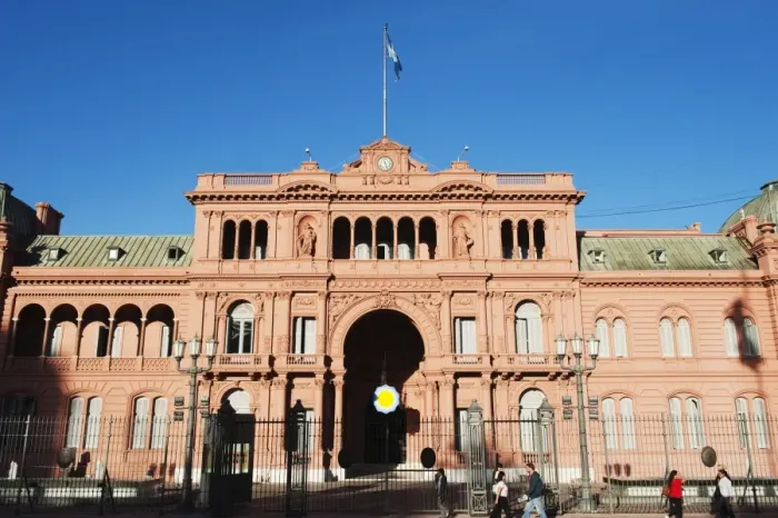 Framed Print : Casa Rosada, in Plaza de Mayo, Buenos Aires, Argentina, South America Framed Print : Casa Rosada, in Plaza de Mayo, Buenos Aires, Argentina, South America
