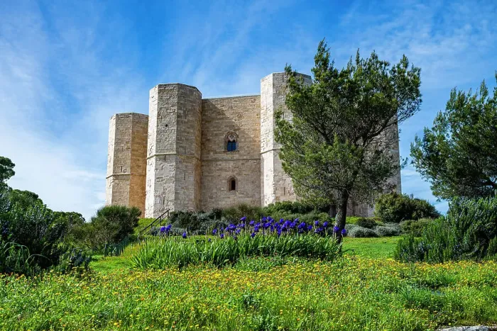 Framed Print : Castel del Monte, UNESCO World Heritage Site, Apulia, Italy, Europe Framed Print : Castel del Monte, UNESCO World Heritage Site, Apulia, Italy, Europe