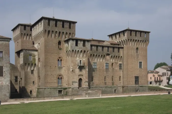 Framed Print : Castello dis Giorgio, Mantua, Lombardy, Italy, Europe Framed Print : Castello dis Giorgio, Mantua, Lombardy, Italy, Europe