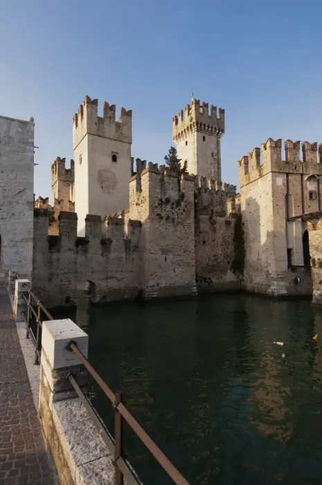 Framed Print : Castello Scaligero, Sirmione, Lago di Garda (Lake Garda), Lombardy, Italy, Europe Framed Print : Castello Scaligero, Sirmione, Lago di Garda (Lake Garda), Lombardy, Italy, Europe
