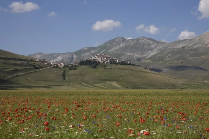 Framed Print : Castelluccio di Norcia, Norcia, Umbria, Italy, Europe Framed Print : Castelluccio di Norcia, Norcia, Umbria, Italy, Europe