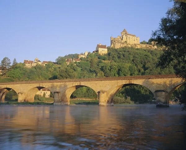 Castelnaud Bridge and chateau, the Dordogne, Aquitaine, France, Europe