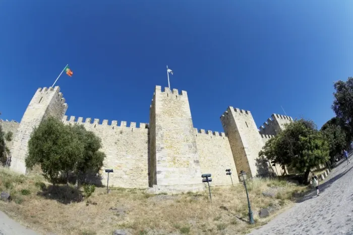 Framed Print : Castelo Sao George (St Framed Print : Castelo Sao George (St