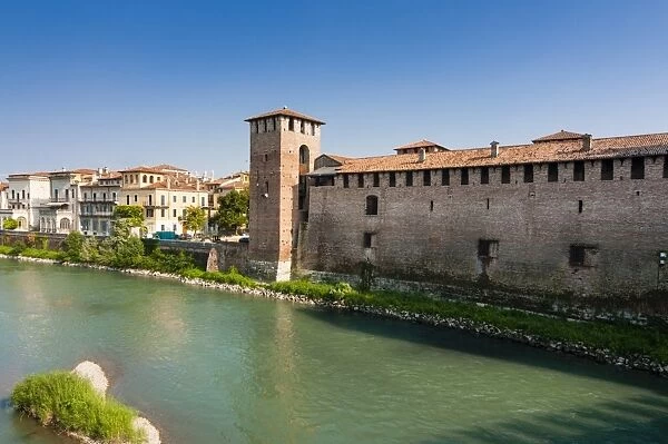 Castelvecchio fortress dating from 1355, River Adige, Verona, UNESCO World Heritage Site, Veneto, Italy, Europe