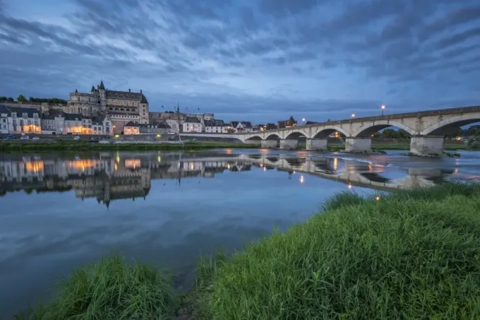 Framed Print : Castle and bridge at blue hour, Amboise, Indre-et-Loire, Loire Valley, Centre, France Framed Print : Castle and bridge at blue hour, Amboise, Indre-et-Loire, Loire Valley, Centre, France