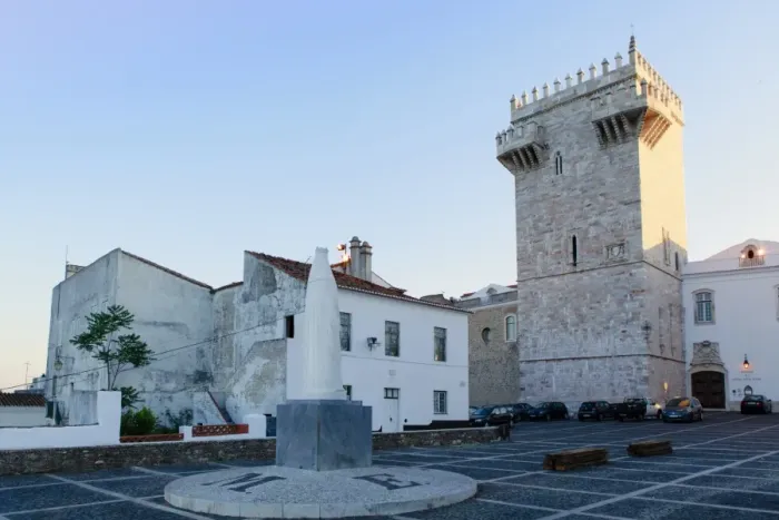 Framed Print : The Castle of Estremoz and in the foreground, Statue of St. Elizabeth (Isabella) of Portugal Framed Print : The Castle of Estremoz and in the foreground, Statue of St. Elizabeth (Isabella) of Portugal