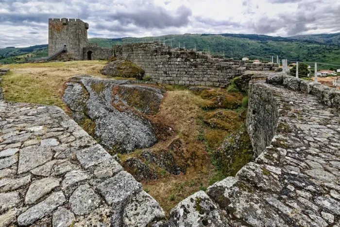 Framed Print : Castle ramparts, Linhares de Beira, Historic village around the Serra da Estrela
