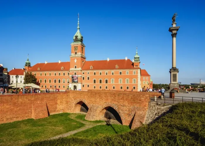 Framed Print : Castle Square, Royal Castle and Sigismunds Column, Old Town, Warsaw, Masovian Voivodeship Framed Print : Castle Square, Royal Castle and Sigismunds Column, Old Town, Warsaw, Masovian Voivodeship
