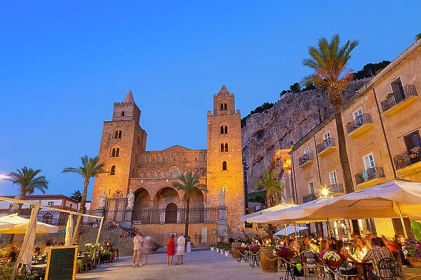 Cathedral of Cefalu, Roman Catholic Basilica, Norman architectural style, UNESCO World Hertiage Site, Province of Palermo, Sicily, Italy, Mediterranean, Europe