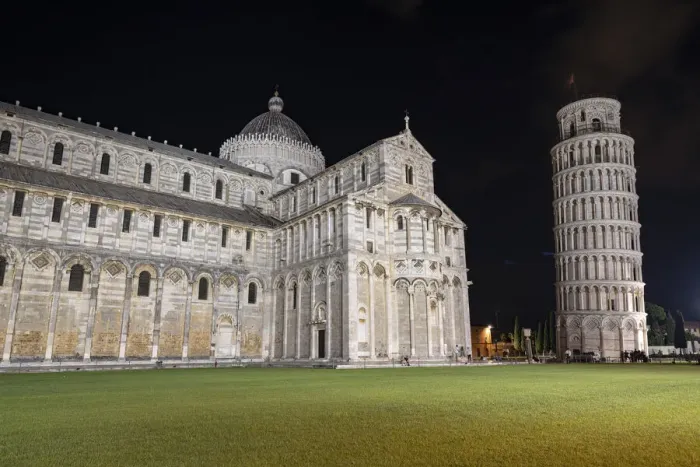 Framed Print : Cathedral (Duomo) and Leaning Tower at night, Piazza Dei Miracoli Framed Print : Cathedral (Duomo) and Leaning Tower at night, Piazza Dei Miracoli