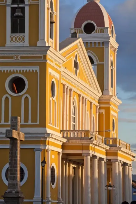 Framed Print : Cathedral de Granada, Park Colon (Park Central), Granada, Nicaragua, Central America Framed Print : Cathedral de Granada, Park Colon (Park Central), Granada, Nicaragua, Central America