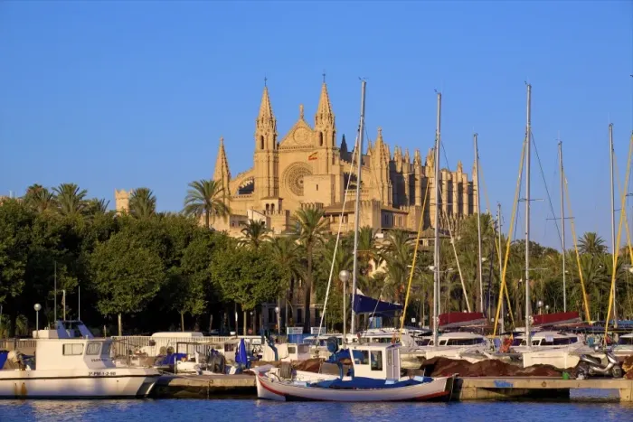 Framed Print : Cathedral and Harbour, Palma, Mallorca, Spain, Europe Framed Print : Cathedral and Harbour, Palma, Mallorca, Spain, Europe