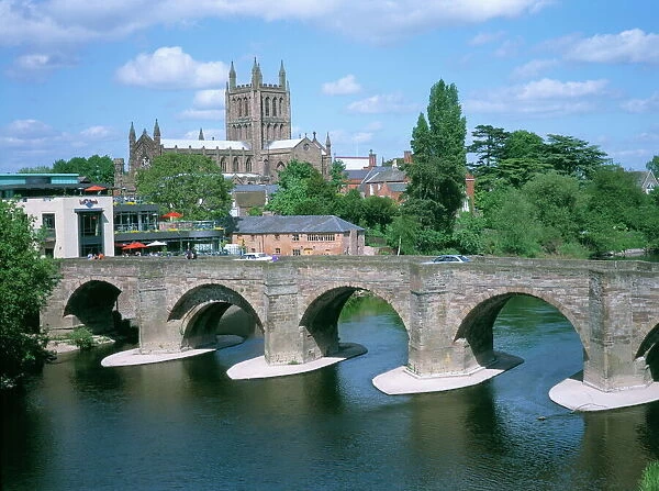 Cathedral, medieval bridge and the River Wye, Hereford, Herefordshire, England