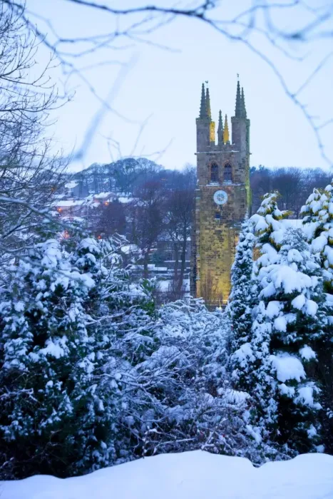Framed Print : Cathedral of the Peak in snow, Tideswell, Peak District National Park, Derbyshire, England, United Kingdom, Europe