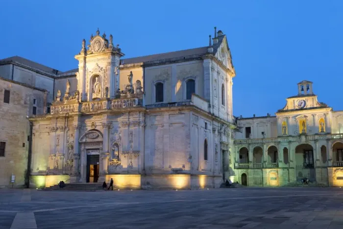 Framed Print : Cattedrale di Santa Maria Assunta in the baroque city of Lecce at night, Puglia, Italy, Europe Framed Print : Cattedrale di Santa Maria Assunta in the baroque city of Lecce at night, Puglia, Italy, Europe