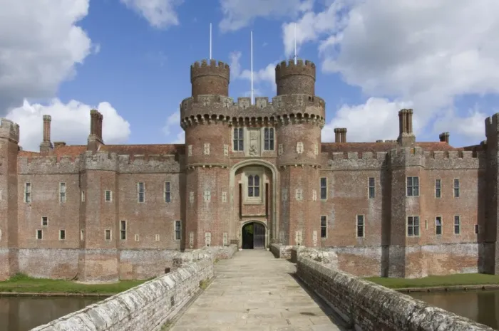 Framed Print : Across the causeway to the main entrance to the 15th century Herstmonceux Castle Framed Print : Across the causeway to the main entrance to the 15th century Herstmonceux Castle