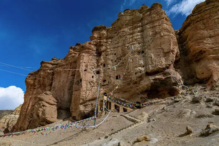 Framed Print : Cave dwellings, Garphu, Kingdom of Mustang, Himalayas, Nepal, Asia Framed Print : Cave dwellings, Garphu, Kingdom of Mustang, Himalayas, Nepal, Asia