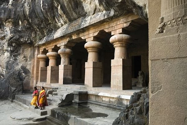 Cave Temple on Elephanta Island, UNESCO World Heritage Site, Mumbai (Bombay), Maharashtra, India, Asia
