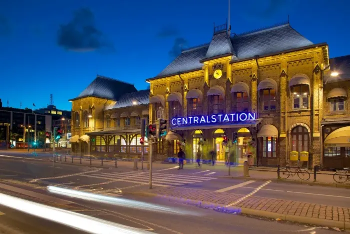 Framed Print : Central Station at dusk, Drottningtorget, Gothenburg, Sweden, Scandinavia, Europe Framed Print : Central Station at dusk, Drottningtorget, Gothenburg, Sweden, Scandinavia, Europe