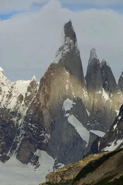 Cerro Torre, granite spire 1400 metres tall, Los Glaciares National Park, UNESCO World Heritage Site, Patagonia, Argentina, South America