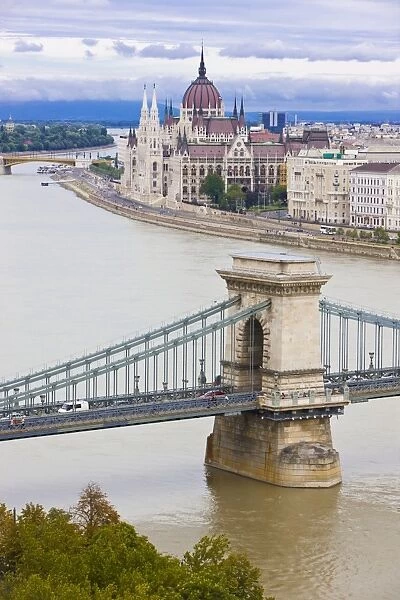 Chain bridge across the Danube, Budapest, Hungary, Europe