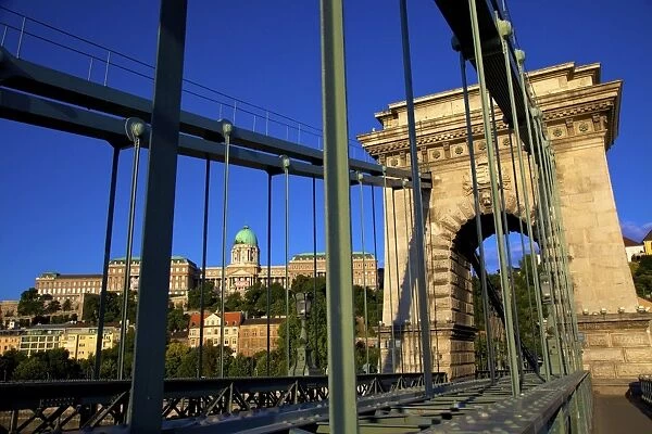 Chain Bridge and Hungarian National Gallery, Budapest, Hungary, Europe