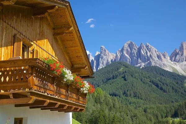 Chalet, Val di Funes, Bolzano Province, Trentino-Alto Adige  /  South Tyrol, Italian Dolomites, Italy, Europe