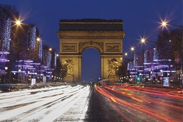 Champs Elysees and Arc de Triomphe at Christmas, Paris, Ile de France, France, Europe