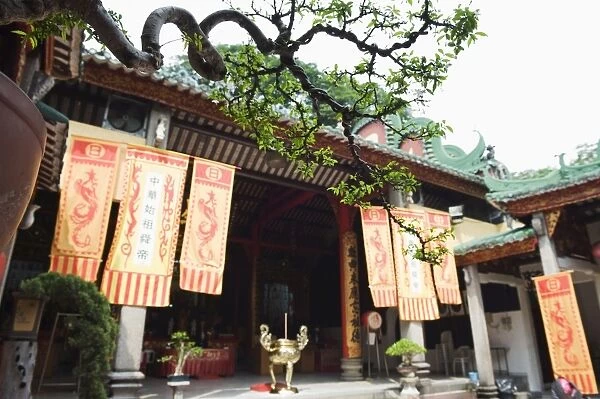 Chan She Shu Yuen Chinese Temple, Kuala Lumpur, Malaysia, Southeast Asia, Asia