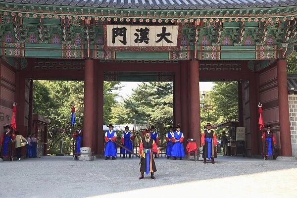 Changing of the Guards, Deoksugung Palace (Palace of Virtuous Longevity)