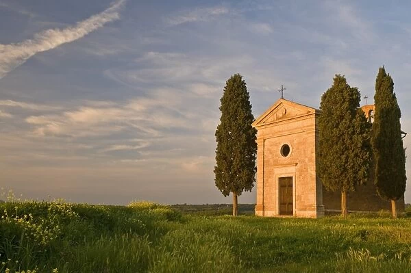 Chapel Madonna di Vitaleta, Val d Orcia, near Pienza, Tuscany, Italy, Europe