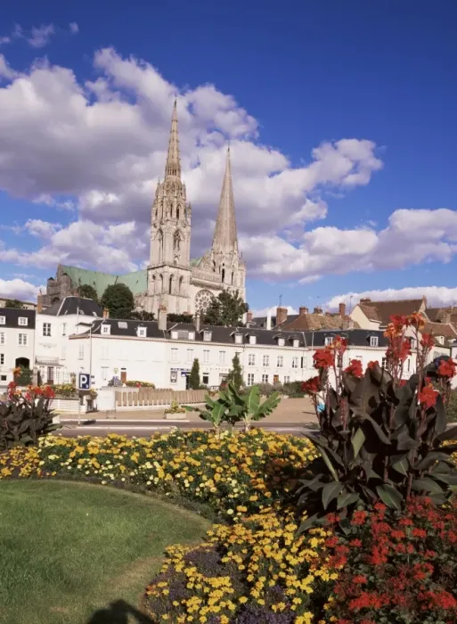 Framed Print : Chartres and cathedral, Eure-et-Loir, Centre, France, Europe Framed Print : Chartres and cathedral, Eure-et-Loir, Centre, France, Europe