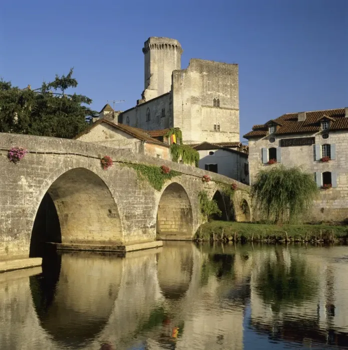 Framed Print : Chateau de Bourdeilles and Dronne River, Bourdeilles, Dordogne, Aquitaine, France, Europe