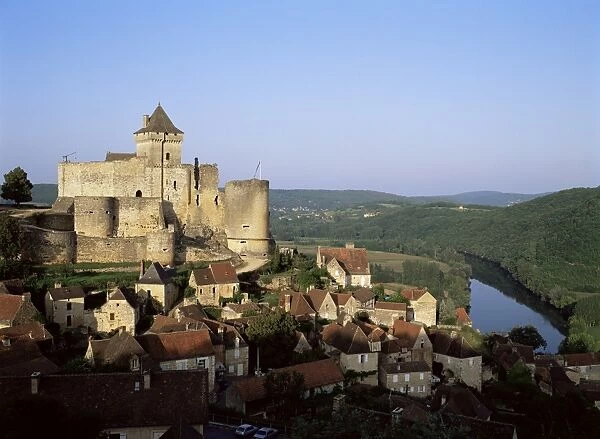 Chateau de Castelnaud, dating from the 12th century, above the River Dordogne