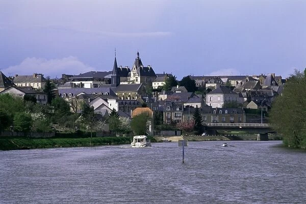 Chateau Gonier, River Mayenne, Western Loire, Pays de la Loire, France, Europe