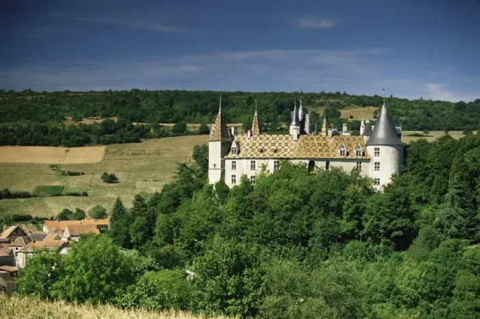 Framed Print : Chateau of La Rochepot, with gilded roof, near Beaune, Cote d Or, Burgundy Framed Print : Chateau of La Rochepot, with gilded roof, near Beaune, Cote d Or, Burgundy