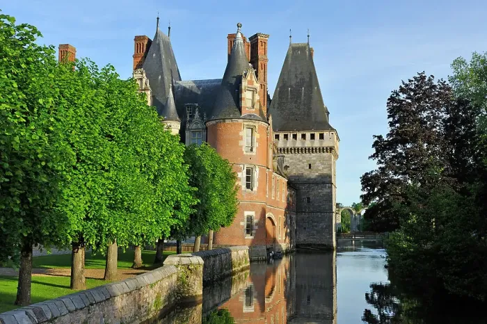 Framed Print : Chateau de Maintenon by the Eure river, Eure-et-Loir department, Centre-Val de Loire region, France, Europe Framed Print : Chateau de Maintenon by the Eure river, Eure-et-Loir department, Centre-Val de Loire region, France, Europe