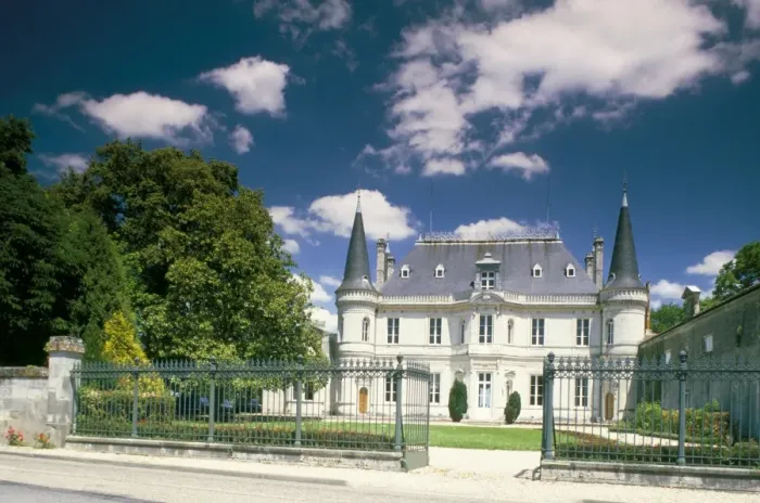 Framed Print : Chateau Palmer, Medoc, Aquitaine, France, Europe Framed Print : Chateau Palmer, Medoc, Aquitaine, France, Europe